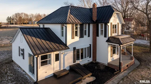 $270,000 | 281 North Avenue, Plainville, IL 62365