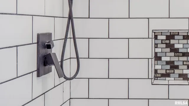 $270,000 | 281 North Avenue, Plainville, IL 62365