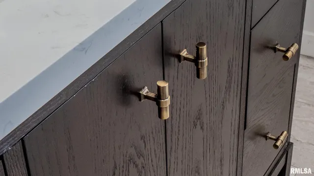 $270,000 | 281 North Avenue, Plainville, IL 62365