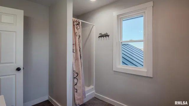 $270,000 | 281 North Avenue, Plainville, IL 62365