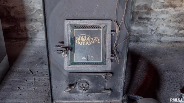 $270,000 | 281 North Avenue, Plainville, IL 62365