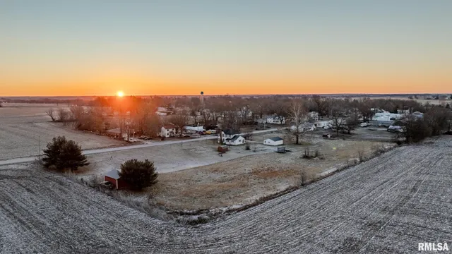 $270,000 | 281 North Avenue, Plainville, IL 62365