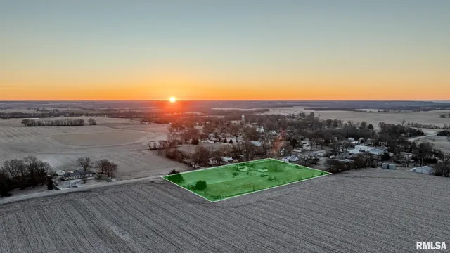 $270,000 | 281 North Avenue, Plainville, IL 62365