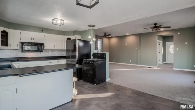 $270,000 | 281 North Avenue, Plainville, IL 62365