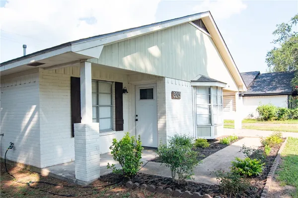 $1,900 | 3213 Heatherwood Drive, Bryan, TX 77801