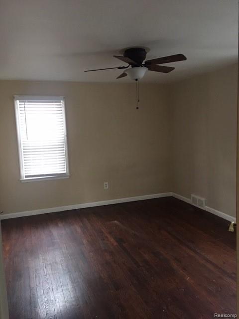 17230 Edinborough Road Detroit, MI 48219 - Photo 36 of 42 bedrm - Copy.JPG