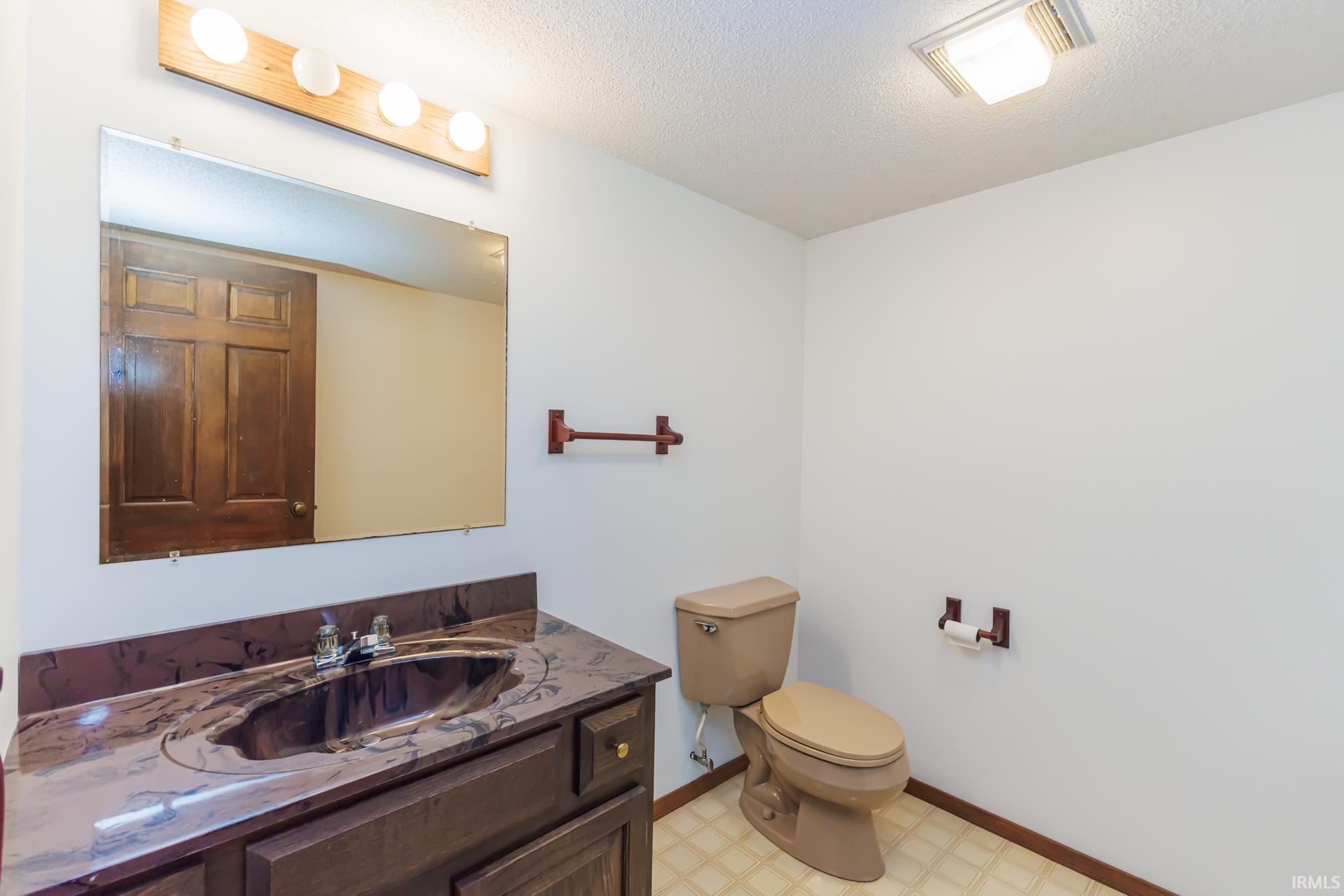 1704 North Thorn Tree Road Muncie, IN 47304 - Photo 25 of 36 Gallery Image 25