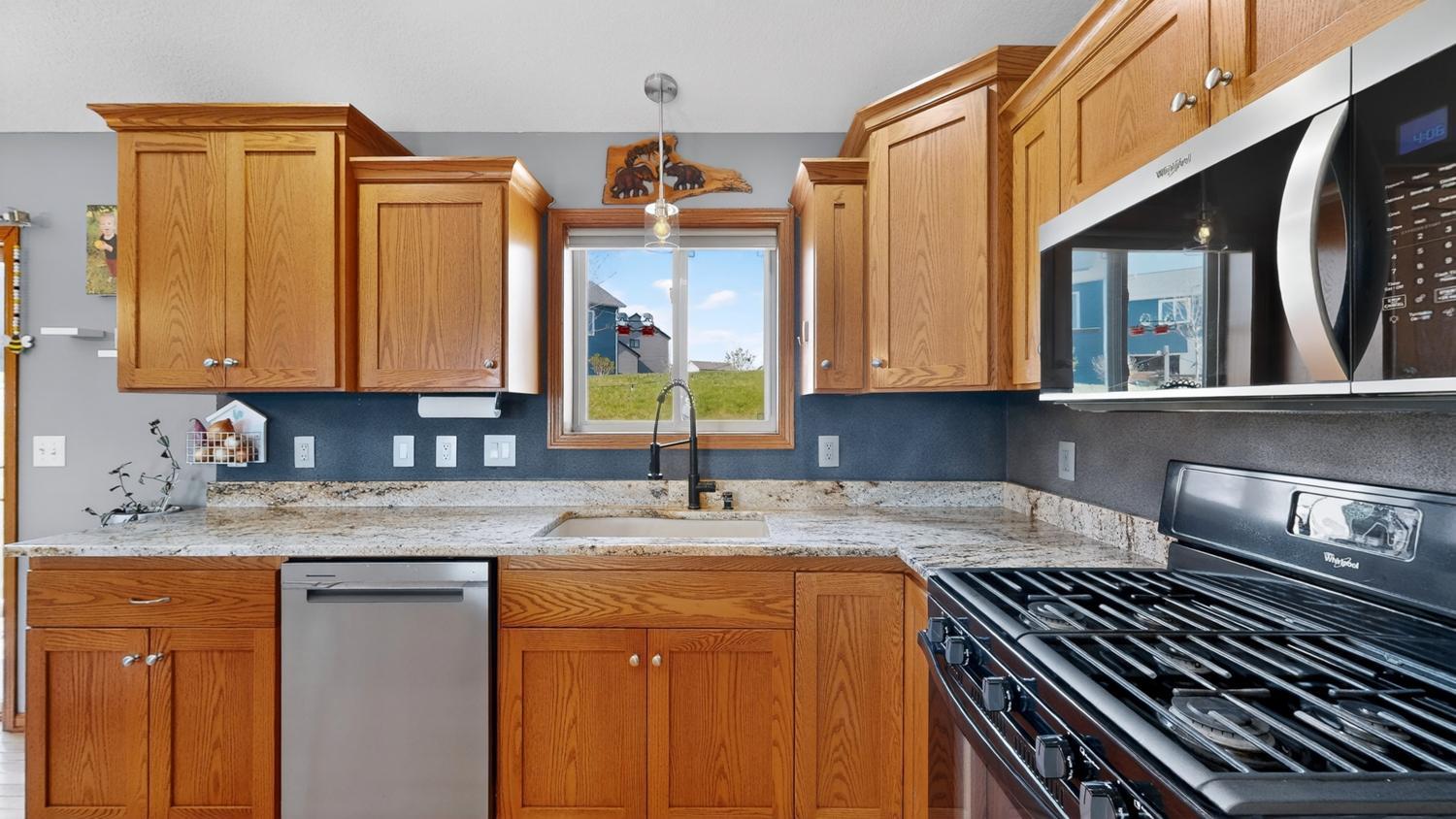 6238 Somersby Court Northwest Rochester, MN 55901 - Photo 3 of 30