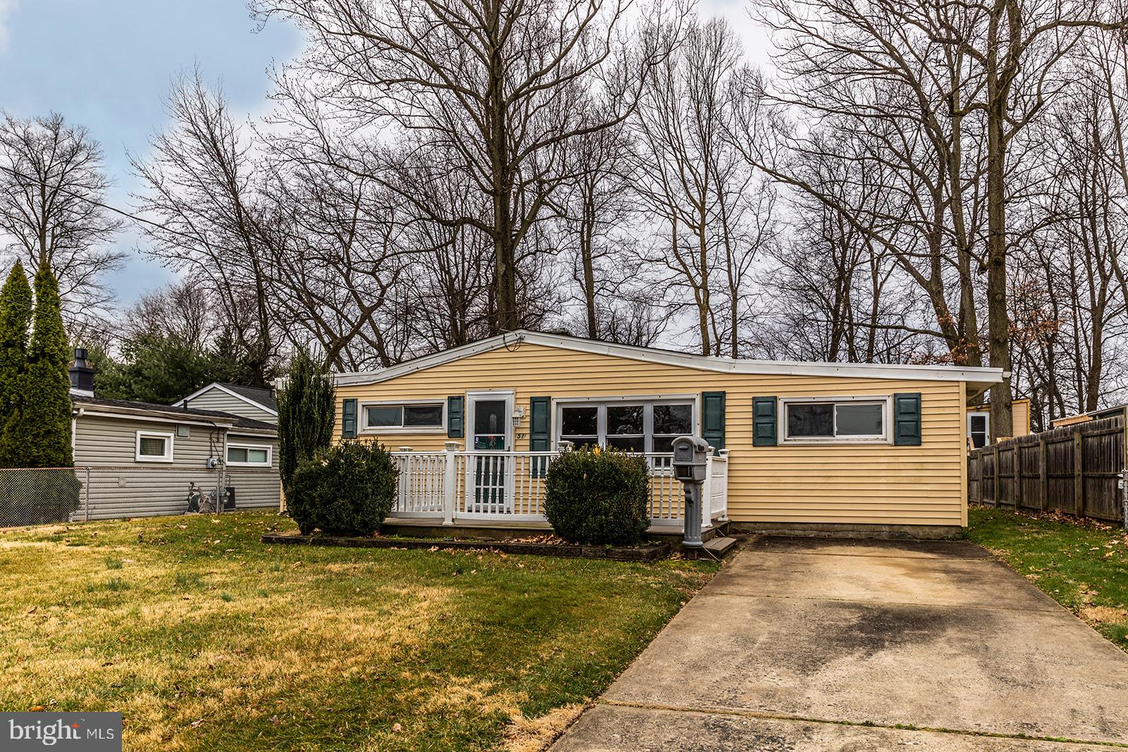 516 Estate Road Maple Shade, NJ 08052 - Photo 2 of 24