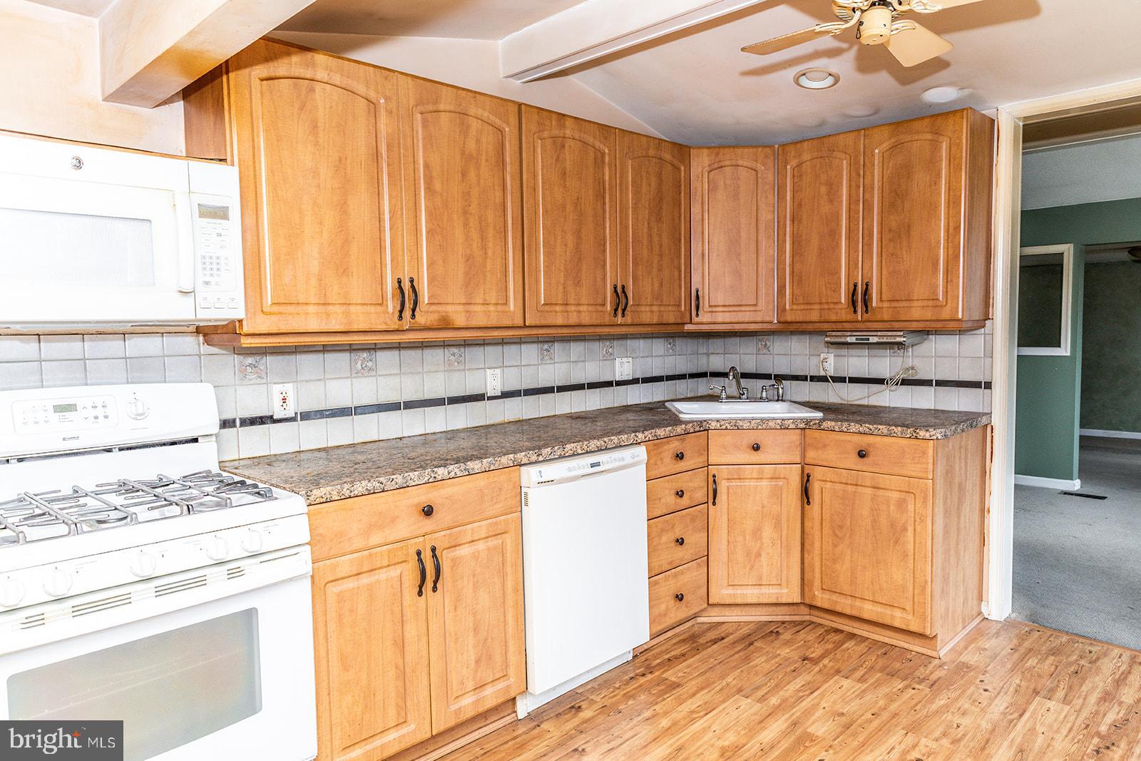 516 Estate Road Maple Shade, NJ 08052 - Photo 10 of 24