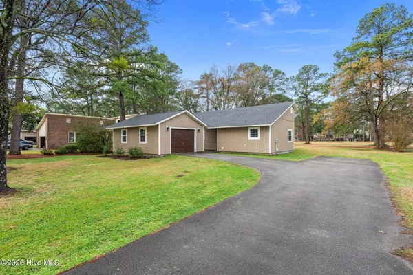 $299,900 | 707 Plantation Drive, New Bern, NC 28562