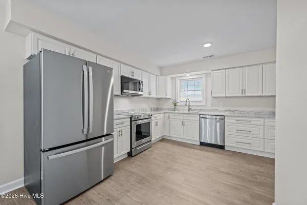 $299,900 | 707 Plantation Drive, New Bern, NC 28562