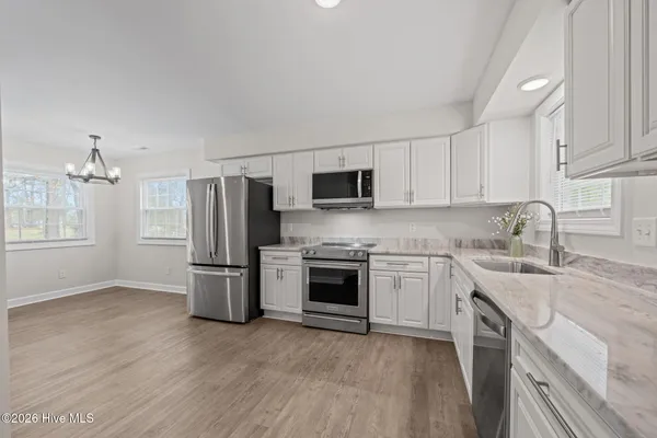 $299,900 | 707 Plantation Drive, New Bern, NC 28562
