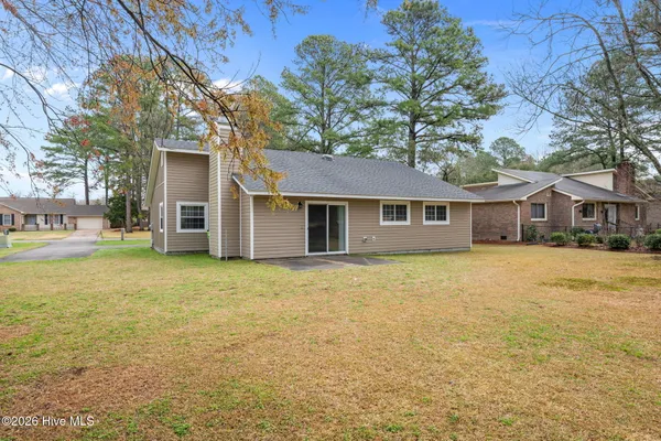 $299,900 | 707 Plantation Drive, New Bern, NC 28562