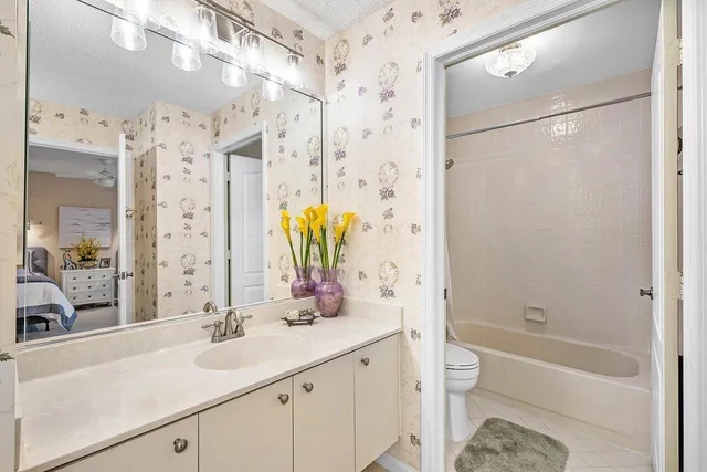 $1,100,000 | 7155 Via Palomar, Boca Raton, FL 33433