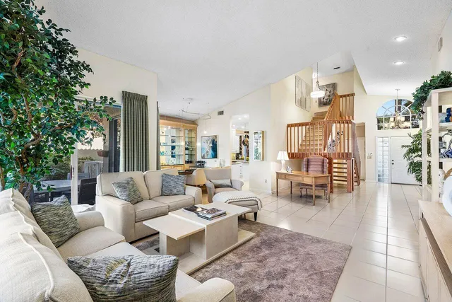 $1,100,000 | 7155 Via Palomar, Boca Raton, FL 33433