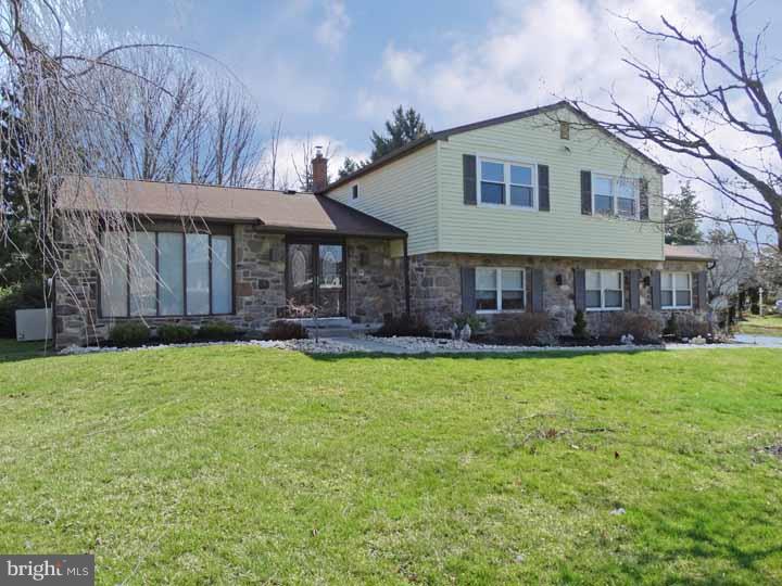 18 Sima Road Holland, PA 18966 - Photo 2 of 21 Exterior Front