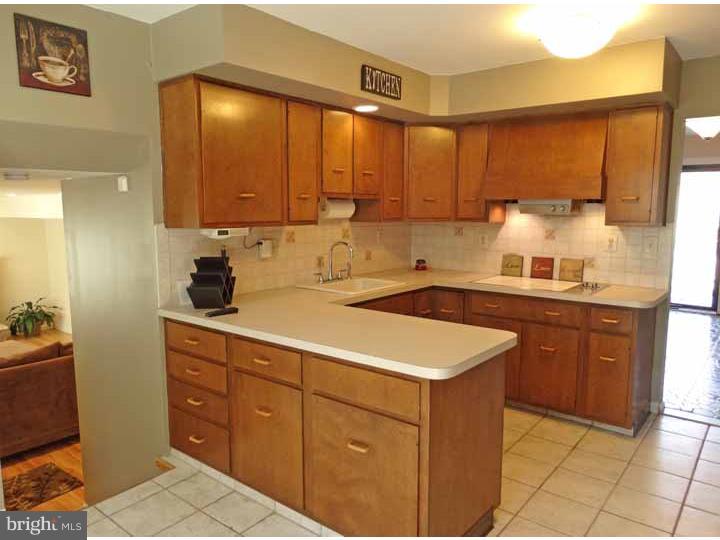18 Sima Road Holland, PA 18966 - Photo 7 of 21 Kitchen