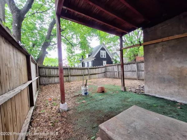 $1,500 | 29 Park Street, Carbondale, PA 18407