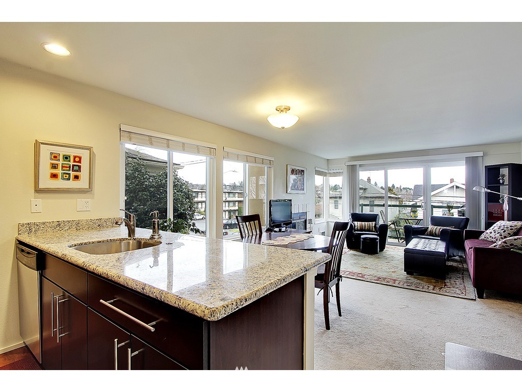 3919 Whitman Avenue North Seattle, WA 98103 - Photo 7 of 15 Gallery Image 7