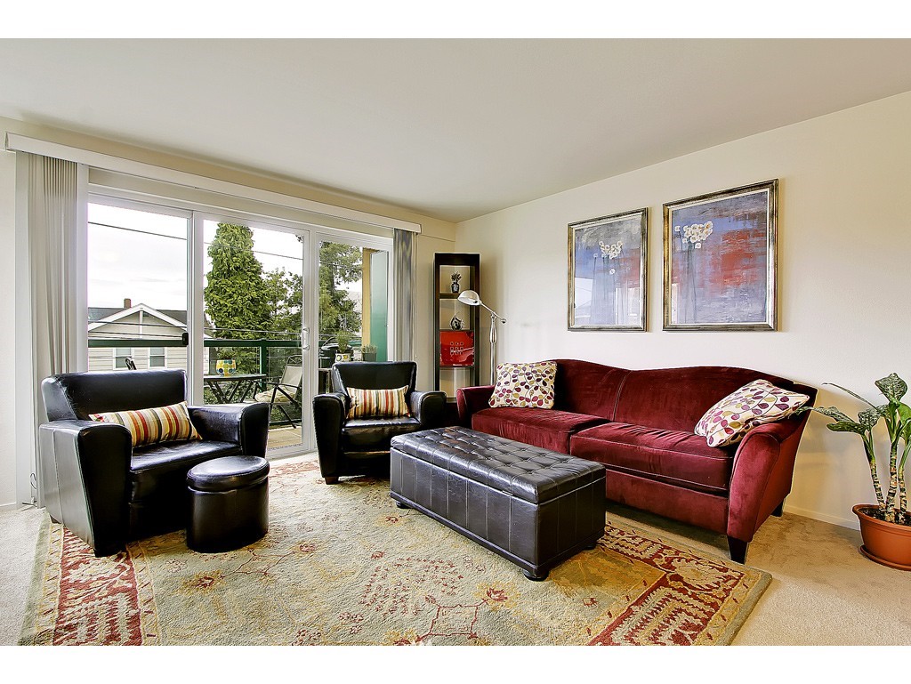 3919 Whitman Avenue North Seattle, WA 98103 - Photo 9 of 15 Gallery Image 9