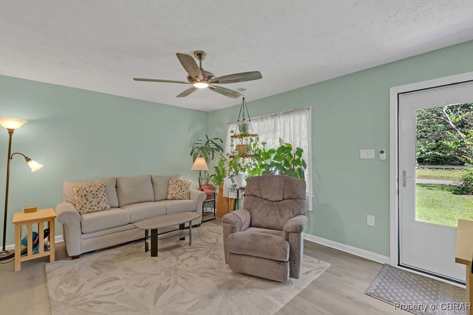 10424 Indian Road Gloucester, VA 23061 - Photo 5 of 20