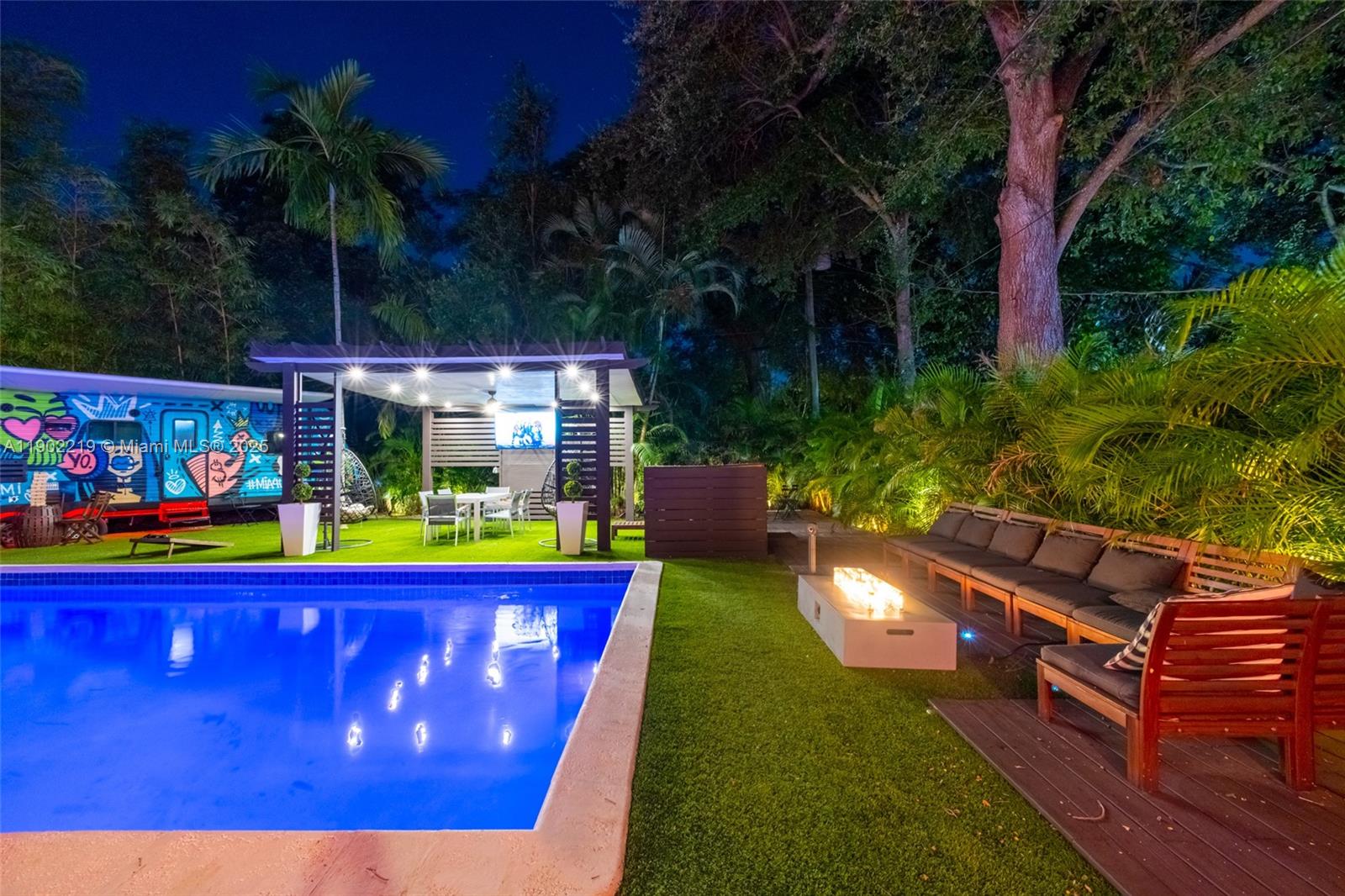 710 Northeast 141st Street North Miami, FL 33161 - Photo 56 of 78 a view of an chairs and tables in the patio