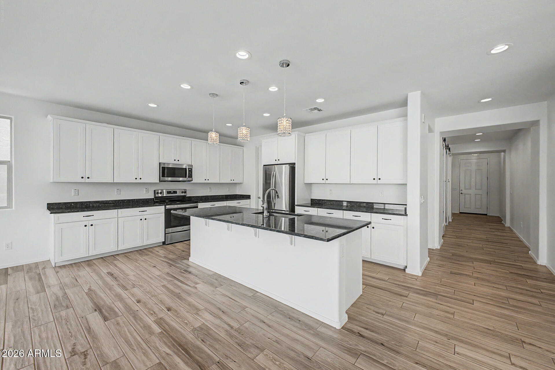 8010 West Atlantis Way Phoenix, AZ 85043 - Photo 3 of 41