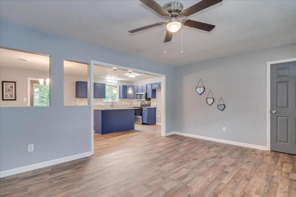 526 Berry Street Martinez, GA 30907 - Photo 6 of 16 Large living area!