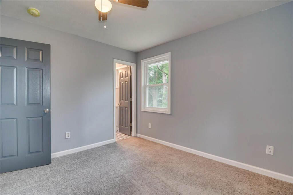 526 Berry Street Martinez, GA 30907 - Photo 8 of 16 Owner's suite!