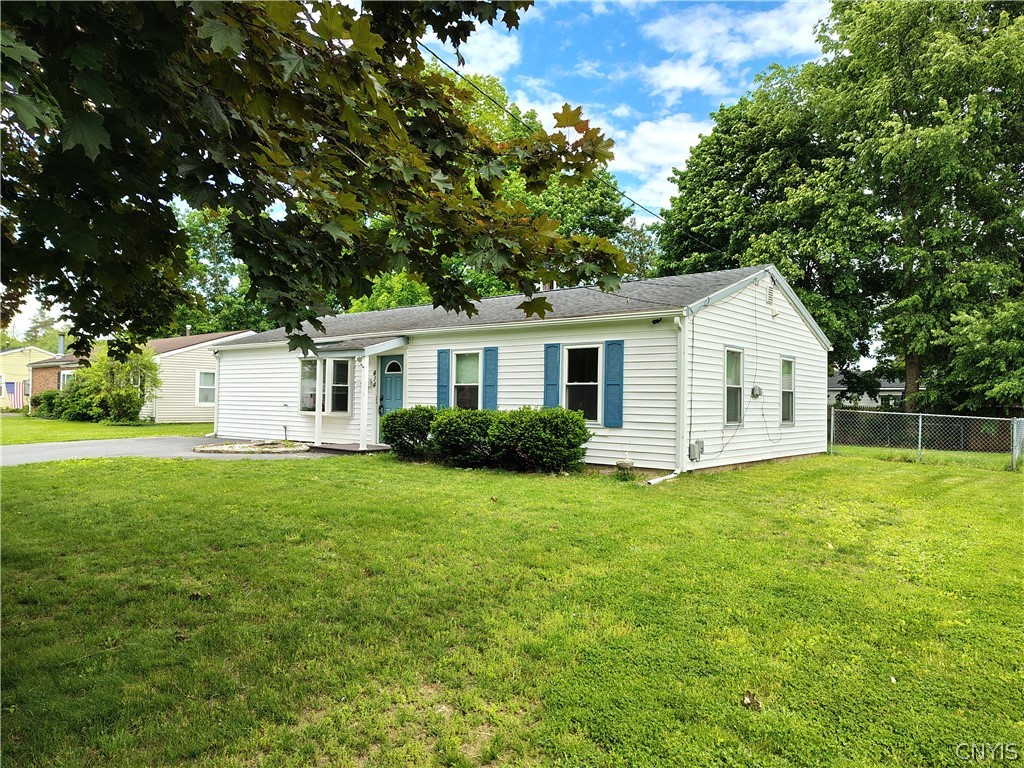 414 Williamsburg Road Utica, NY 13502 - Photo 3 of 35