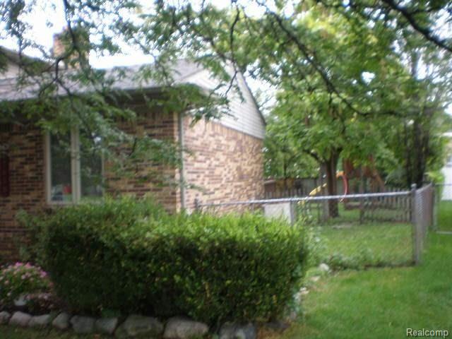 47658 Tilch Road Macomb, MI 48044 - Photo 22 of 22 21.Side - Right