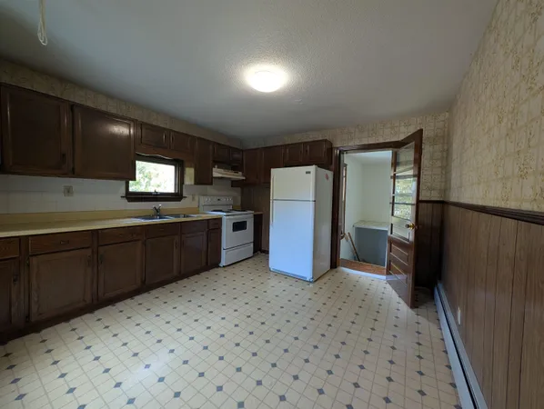 $1,995 | 19 East Concord Street, Unit B, Dover, NH 03820