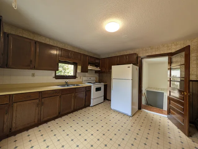 $1,995 | 19 East Concord Street, Unit B, Dover, NH 03820