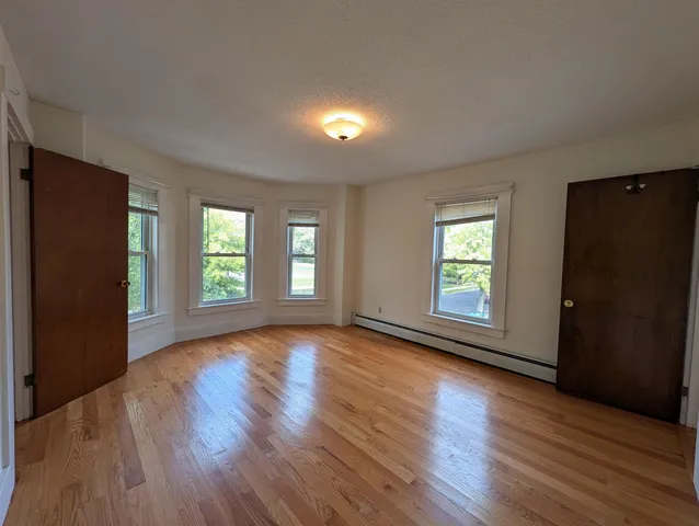 $1,995 | 19 East Concord Street, Unit B, Dover, NH 03820