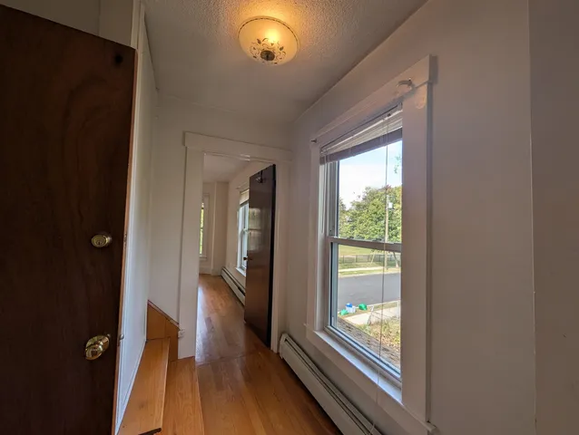 $1,995 | 19 East Concord Street, Unit B, Dover, NH 03820