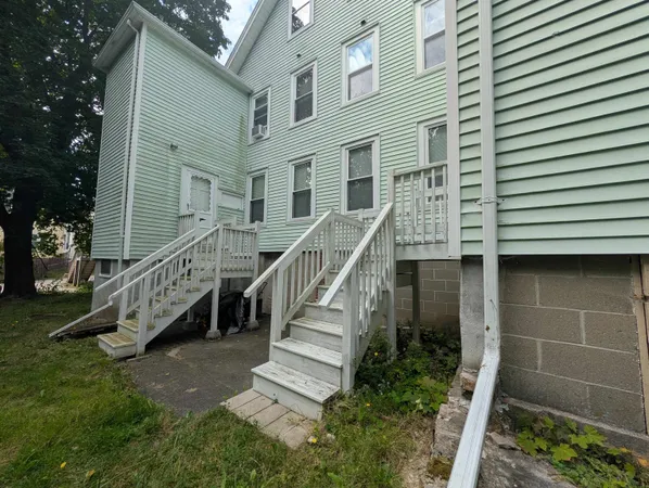 $1,995 | 19 East Concord Street, Unit B, Dover, NH 03820