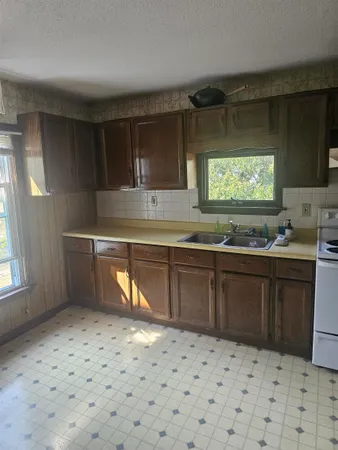 $1,995 | 19 East Concord Street, Unit B, Dover, NH 03820