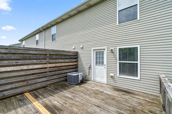 a view of back yard of the house