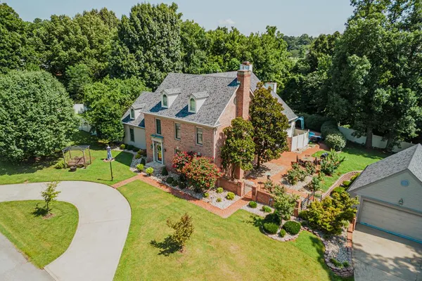 $763,000 | 2435 Ridgewood Drive, Madisonville, KY 42431