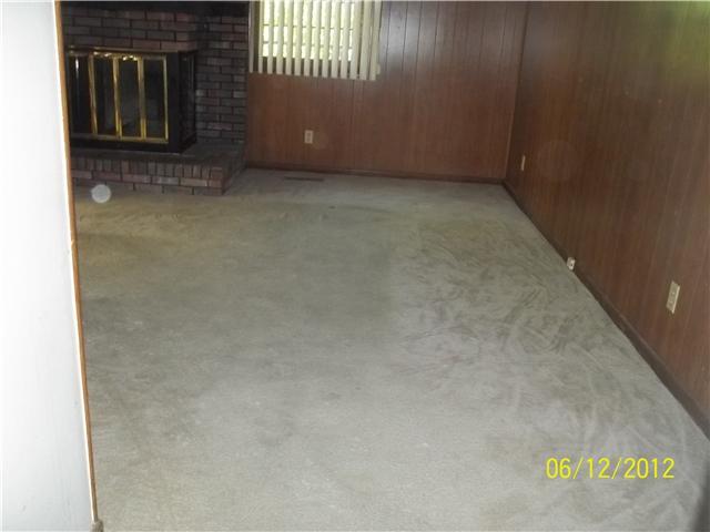 811 Raleigh Road Anderson, IN 46012 - Photo 4 of 8