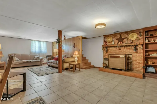 $325,000 | 16044 Hamilton Street, Mendota, VA 24270