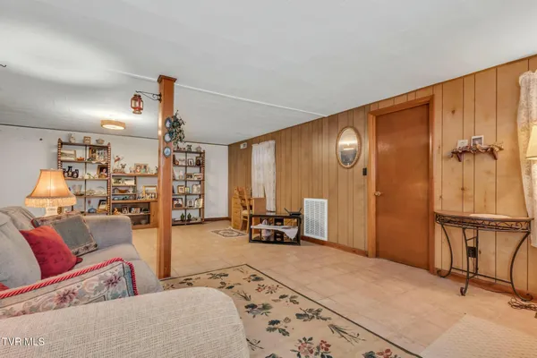 $325,000 | 16044 Hamilton Street, Mendota, VA 24270