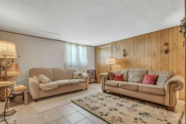 $325,000 | 16044 Hamilton Street, Mendota, VA 24270