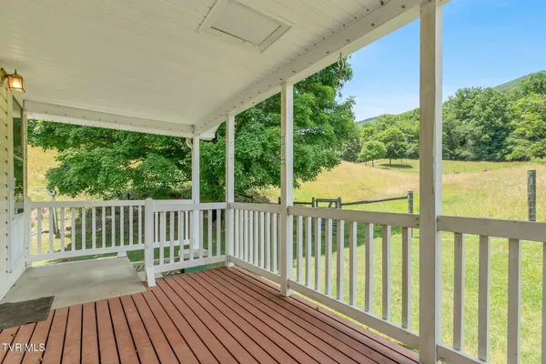 $325,000 | 16044 Hamilton Street, Mendota, VA 24270