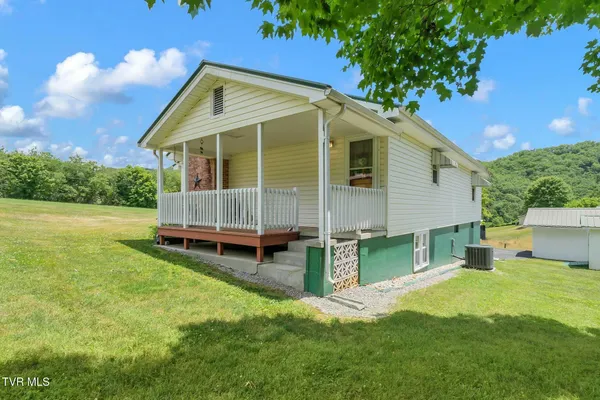 $325,000 | 16044 Hamilton Street, Mendota, VA 24270