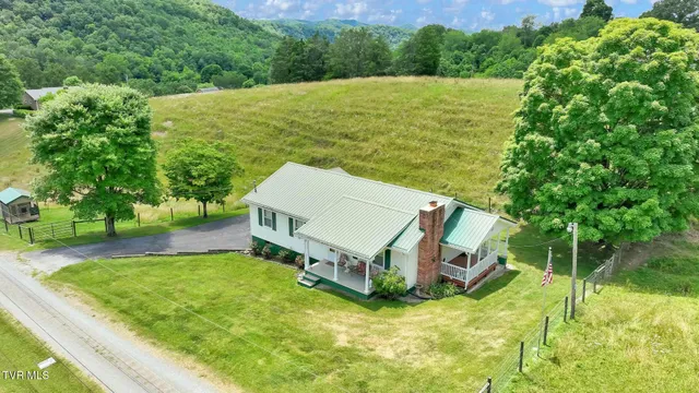 $325,000 | 16044 Hamilton Street, Mendota, VA 24270