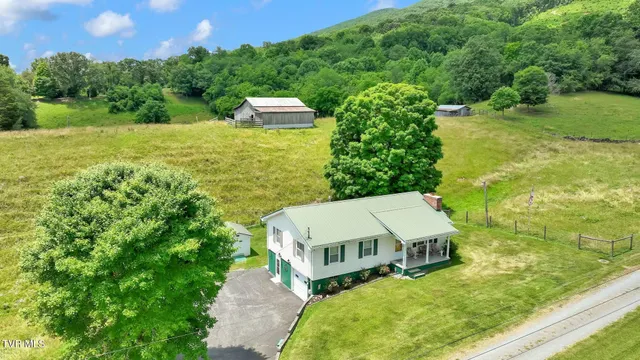 $325,000 | 16044 Hamilton Street, Mendota, VA 24270