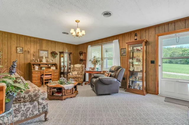 $325,000 | 16044 Hamilton Street, Mendota, VA 24270