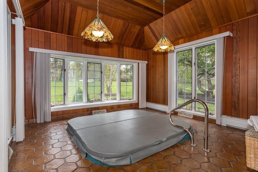 35 Thomas Lane Canton, MA 02021 - Photo 14 of 37 Gallery Image 14